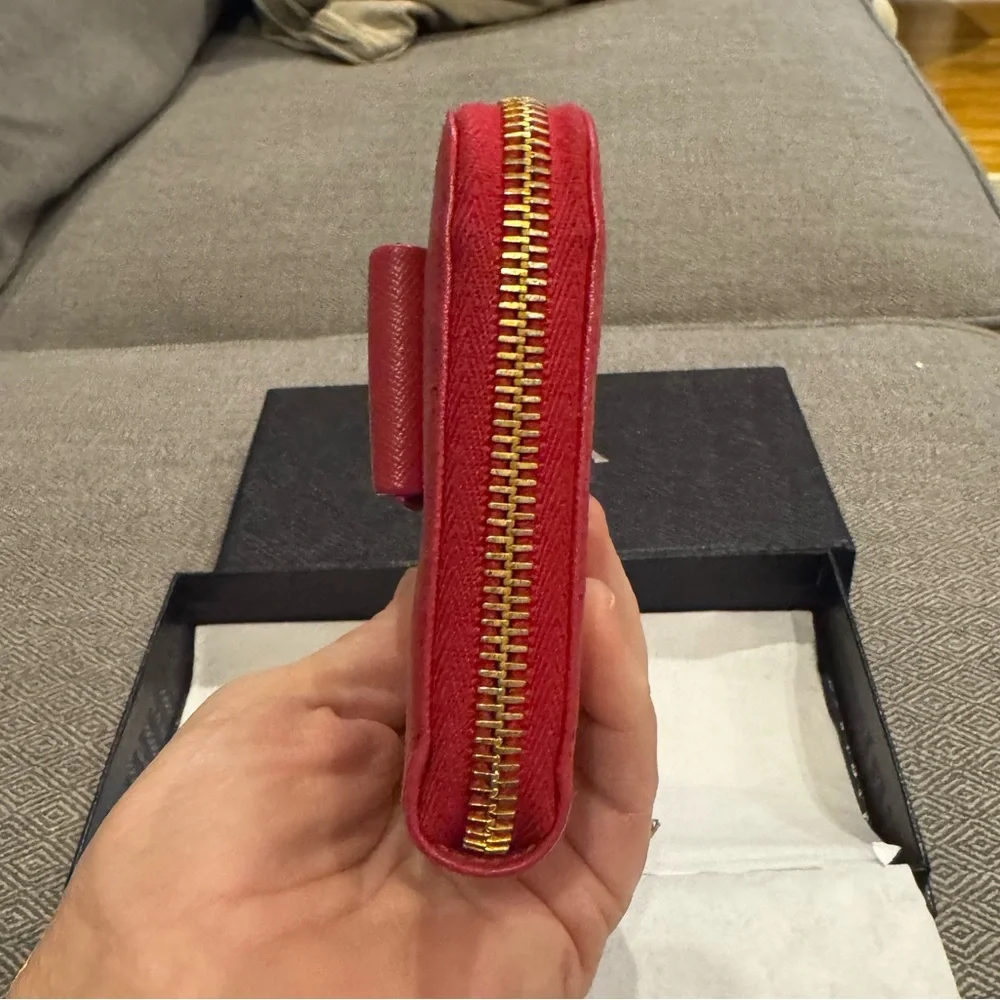 Prada - Saffiano Leather Pink (Peonia) Bow Detail Zippered Wallet - EXCELLENT - Picture 10 of 15